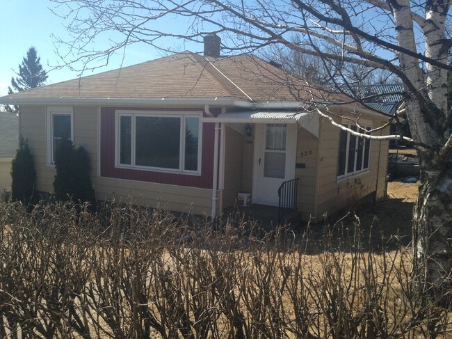 Building Photo - 529 N 11th Ave W