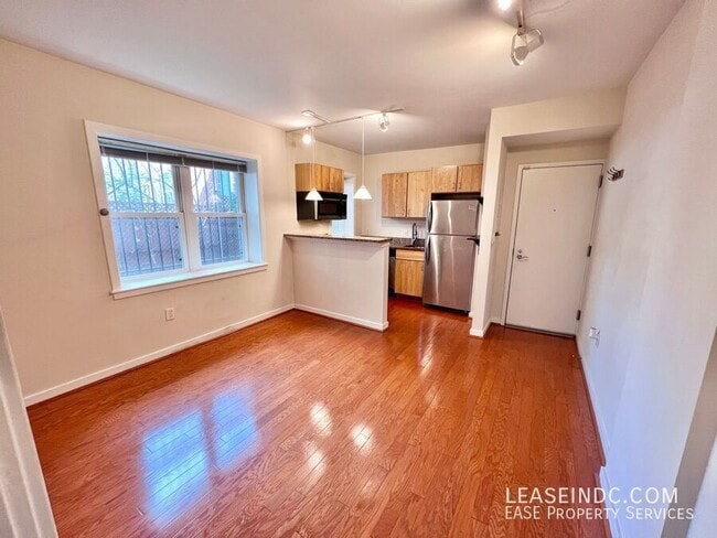 Foto del edificio - 3534 10th St NW