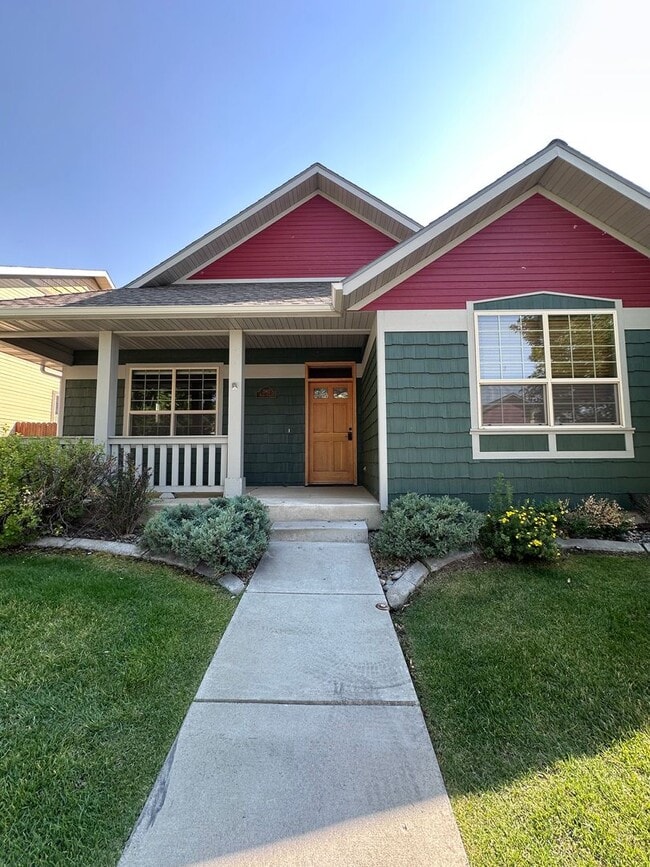 Building Photo - 3962 Bosal St