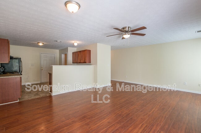 Foto del edificio - 3716 Harvest Dr