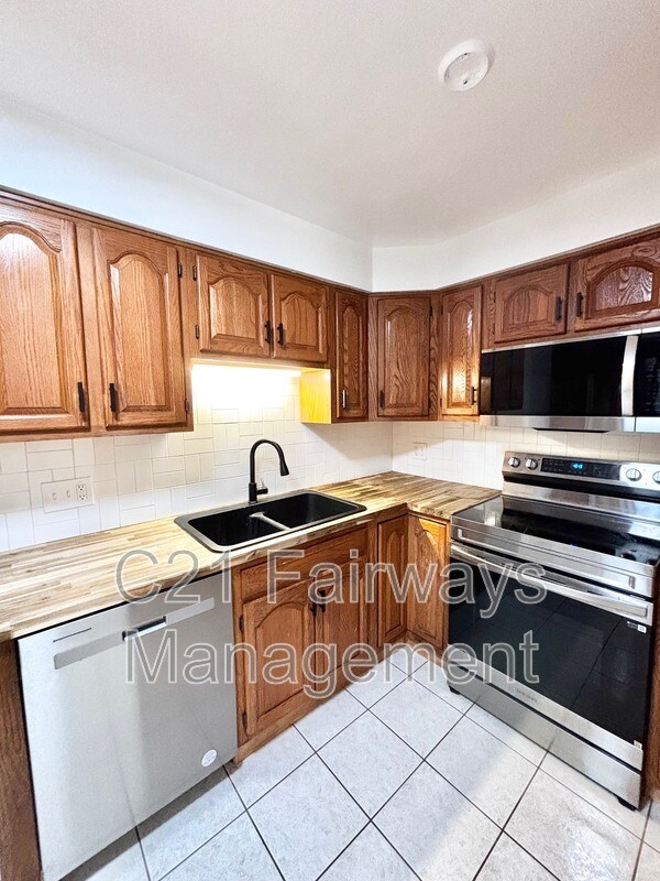 Foto del edificio - 616 Sandy Hill Rd