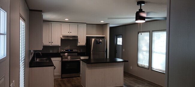 Foto del edificio - 49 Thousand Oaks Dr
