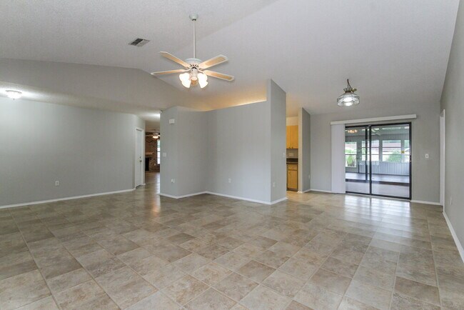 Building Photo - 3116 50th Ave Dr E