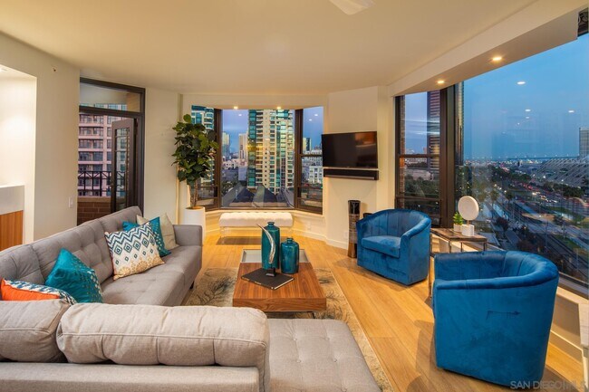 Foto del edificio - 500 W Harbor Dr