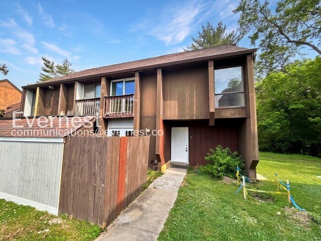 Building Photo - 9 Sycamore Ct