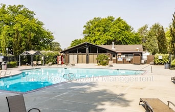 Building Photo - 4943 S Eastridge Ln