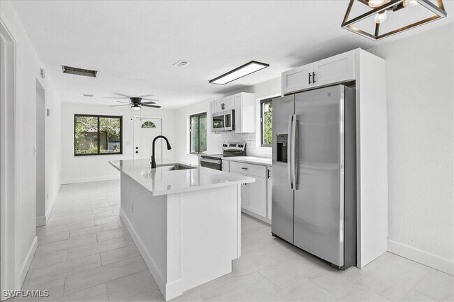 Foto del edificio - 3652 Hibiscus Ave