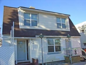 Building Photo - 141 Broadwater Ave