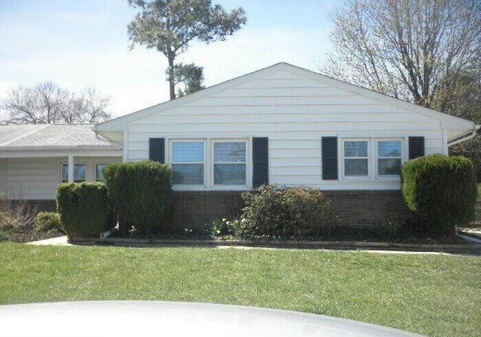 Primary Photo - 9010 Chateaugay Ct