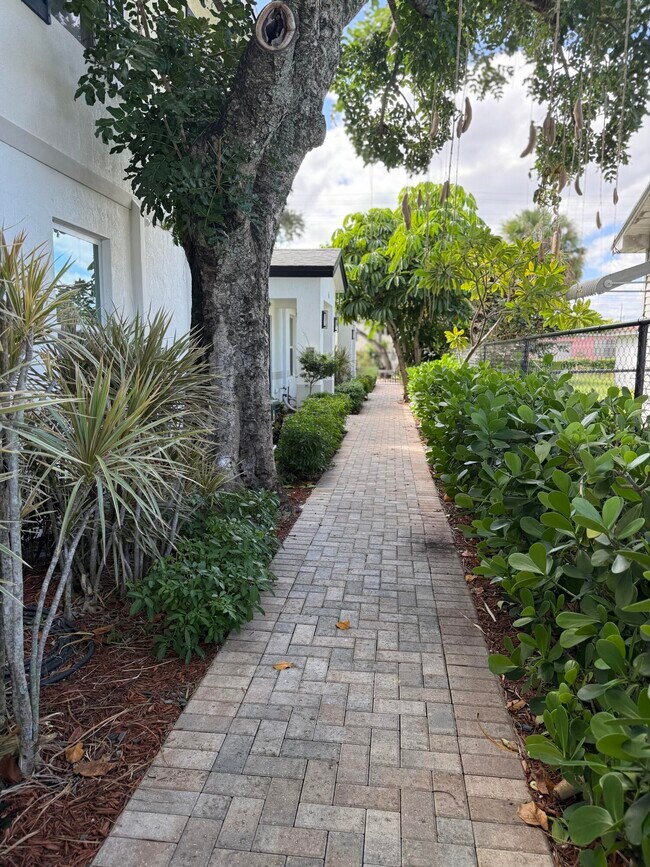 Foto del edificio - 509 N H St