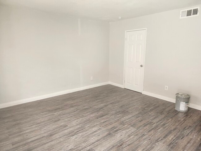 Foto del edificio - 3437 E Cheyenne Ave