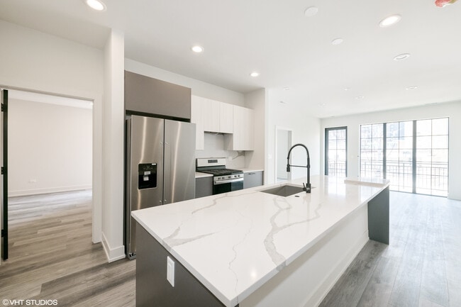 Foto del edificio - 1220 N Bosworth Ave