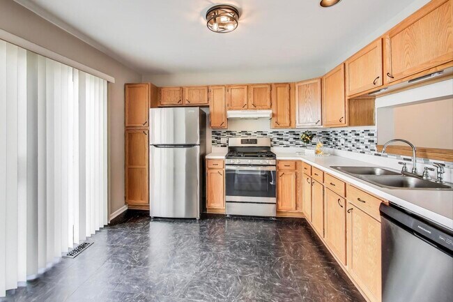 Foto del edificio - 985 Manchester Cir