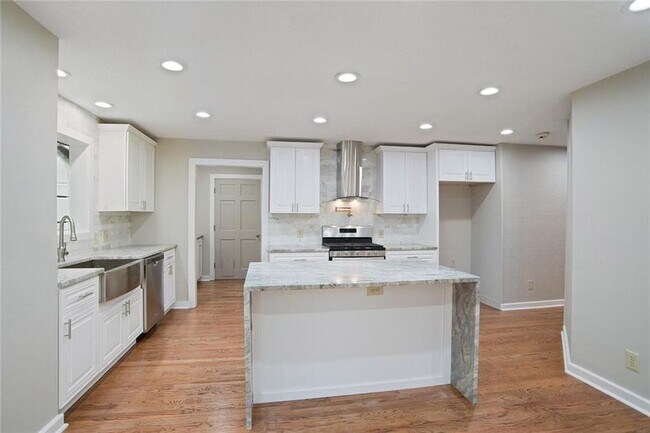 Building Photo - 4200 Gunnin Rd