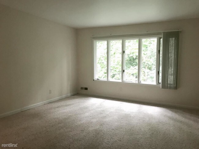 Building Photo - 1 br, 1 bath House - 11900 Lakeshore Blvd