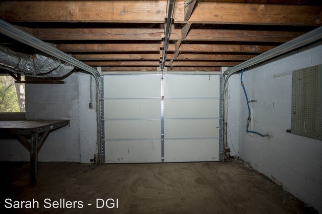 Foto del edificio - 836 Martinwood Ln