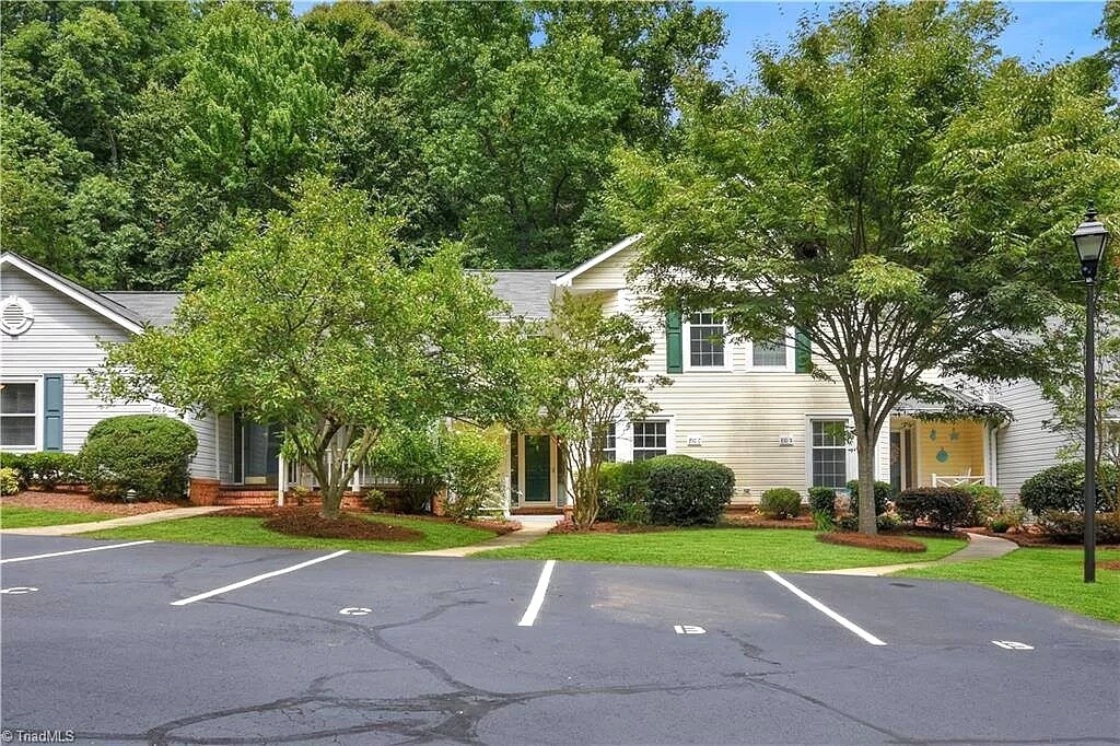 Foto principal - 810 Carriage Crossing Ln