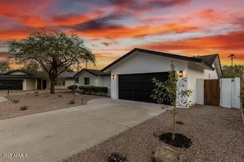 Foto principal - 8737 E Fairmount Ave
