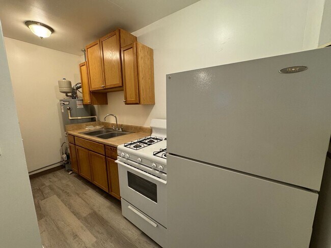 Foto del edificio - Pensacola - Warrington - 1 Bedroom, 1 Bathroom