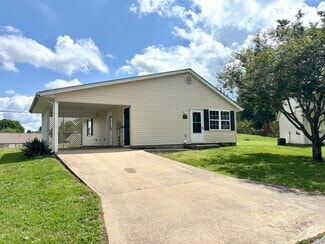 Building Photo - 5317 Beechwood Dr