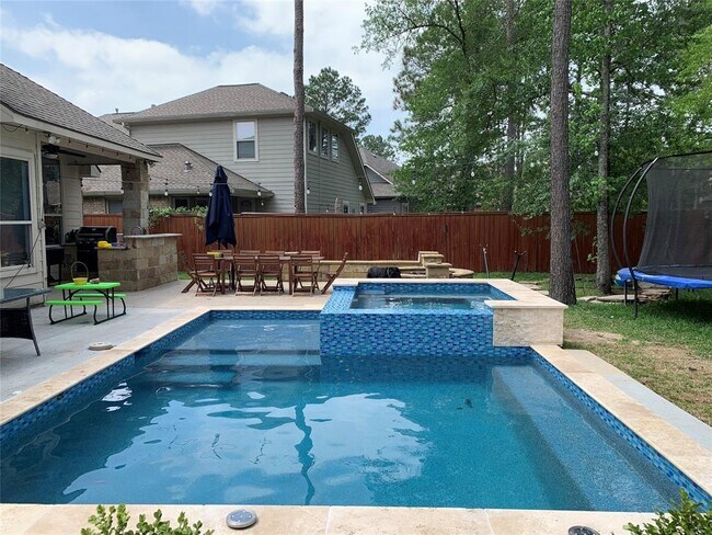 Foto del edificio - 14 Pleasant Point Pl