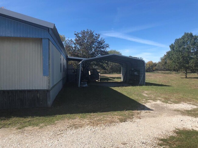 Building Photo - 393 Buck Creek Rd