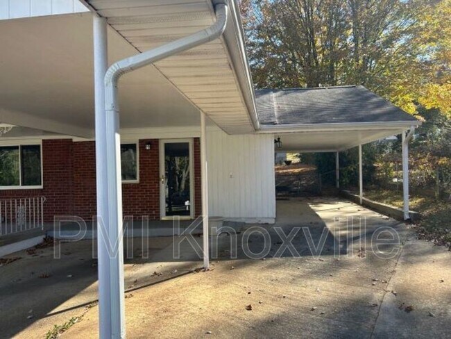 Building Photo - 4308 Lonas Dr