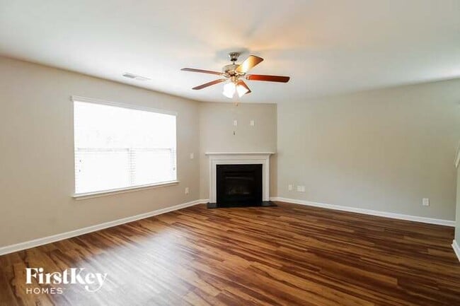 Building Photo - 1752 Abbott Oaks Dr