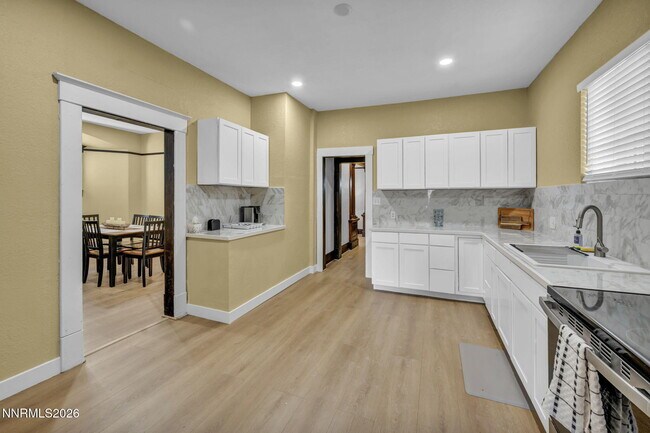 Building Photo - 33 W 8th St