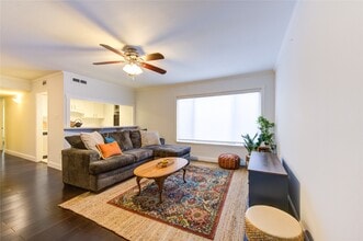 Building Photo - 1909 Brun St