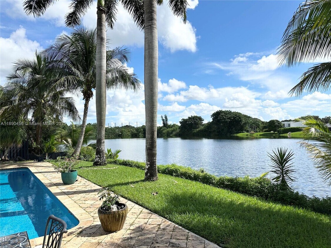 Foto principal - 960 Bayberry Point Dr