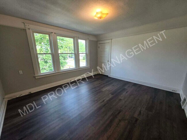 Foto del edificio - 2120 Stark St