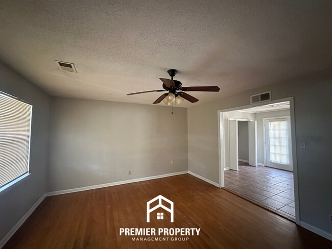 Foto del edificio - Move-In Ready 4 Bedroom Rental in 38134 - Hardwood Floors & Open Kitchen