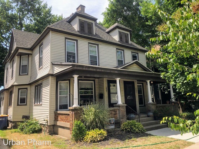 Foto del edificio - 235 Warren Ave SE