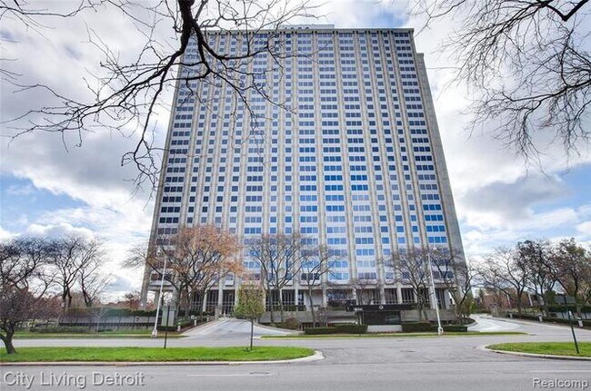 Building Photo - 1300 E Lafayette St