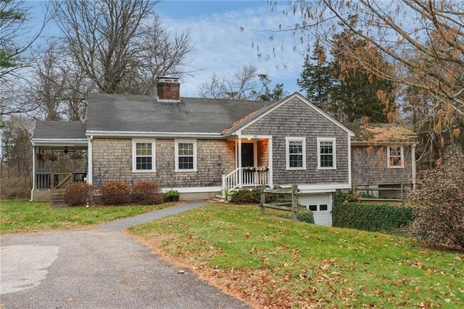 Building Photo - 80 Lakeshore Dr