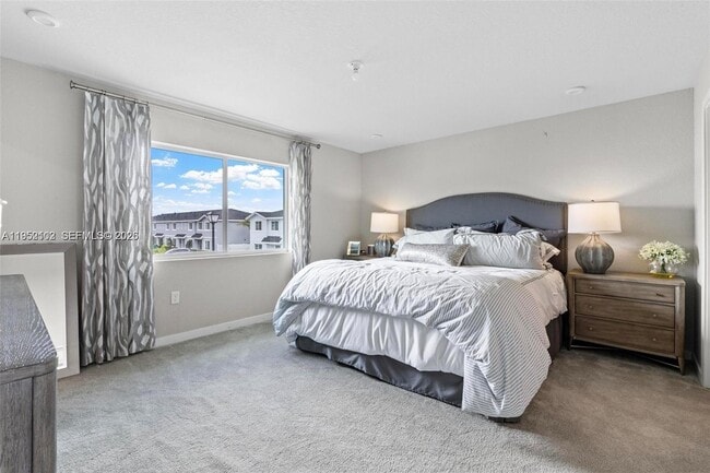 Building Photo - 436 10th Ct