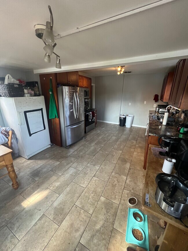 Building Photo - 13436 Greenwood Ave N