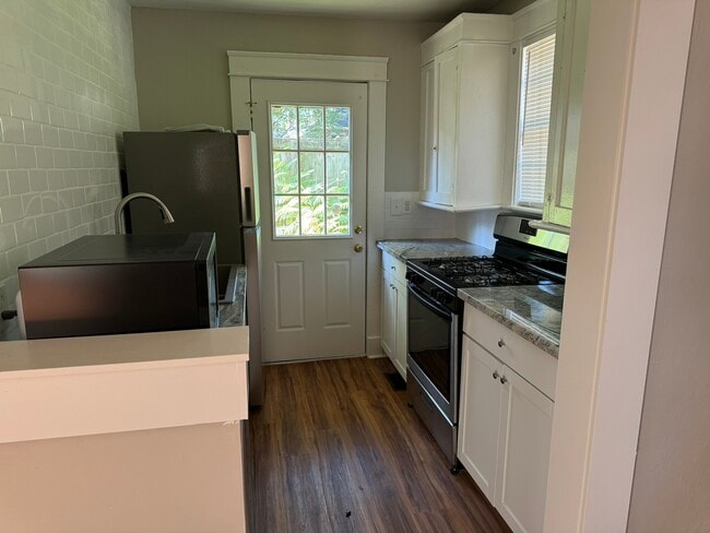 Kitchen - Cloverdale Quarter