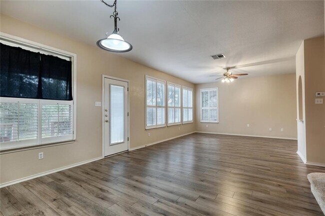 Building Photo - 600 Paso Fino Trail