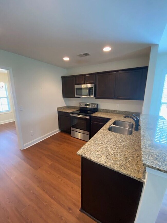 Foto del edificio - 3 Bedroom 2 Bath home in LEXINGTON.