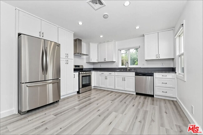Building Photo - 22717 Hatteras St