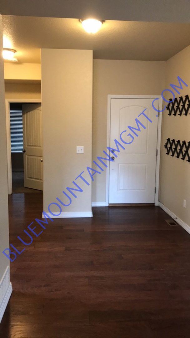 Foto del edificio - 4 br, 3 bath House - 7133 Lindquist Court