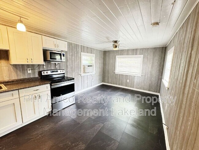 Foto del edificio - 609 1/2 W Park St