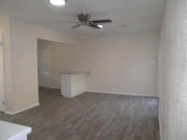 Foto del edificio - 1417 Oakcrest Ave