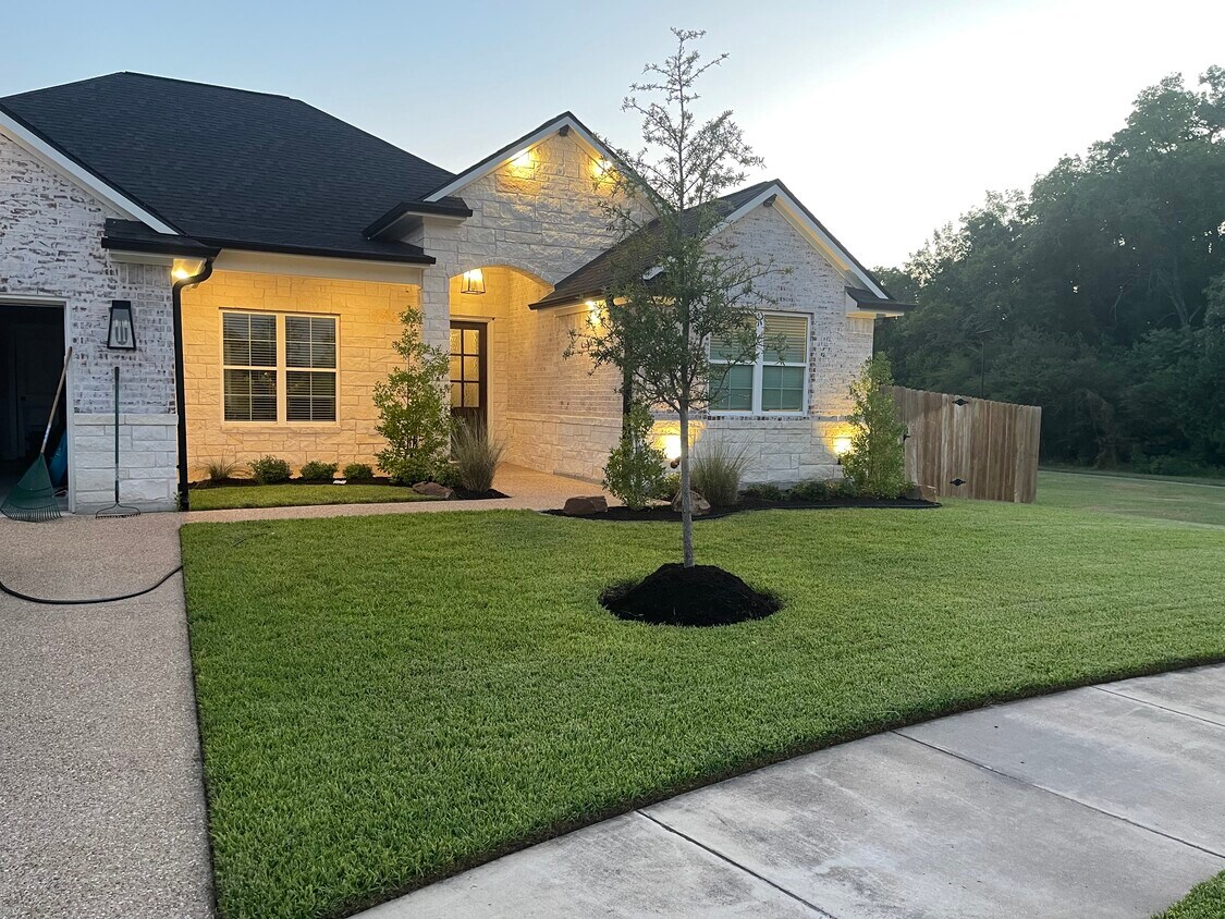 Building Photo - 3225 Middleburg Grn