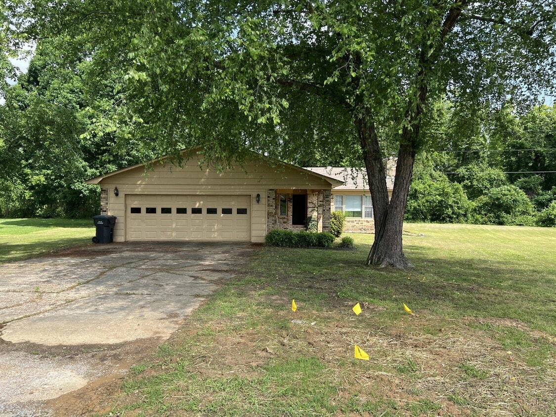 Primary Photo - 4216 Brenda St