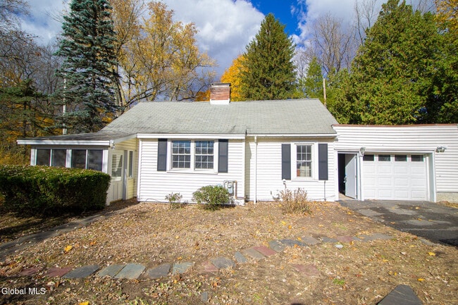 Foto del edificio - 183 Old Niskayuna Rd