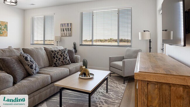 Foto del edificio - 255 N Camino Mercado