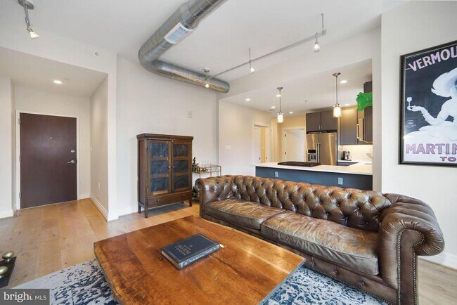 Foto del edificio - 301 H St NE